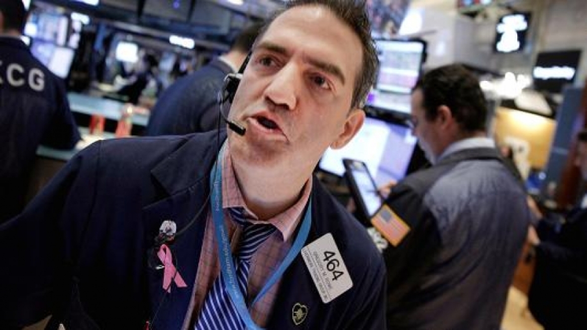 Οριακές διακυμάνσεις στη Wall Street – Macro και Τραμπ στο επίκεντρο